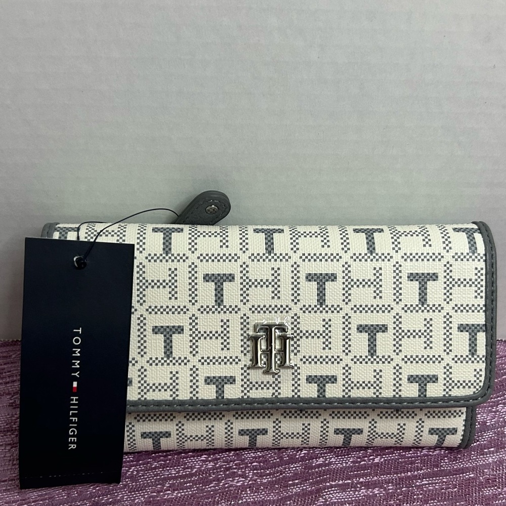 New White Grey Tommy Hilfiger Organizer Wallet Clutch Coin Geometric Check Book